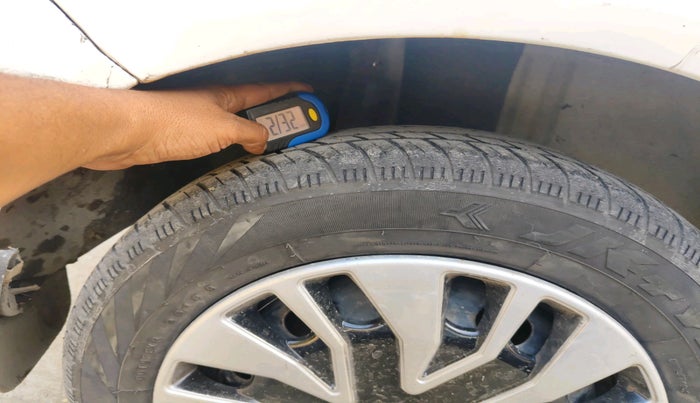 2011 Ford Figo TITANIUM 1.4 DIESEL, Diesel, Manual, 1,80,910 km, tyre