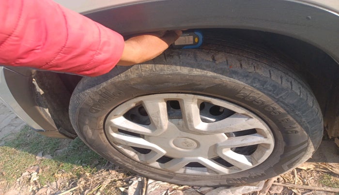 2019 Maruti Vitara Brezza VDI, Diesel, Manual, 67,471 km, tyre