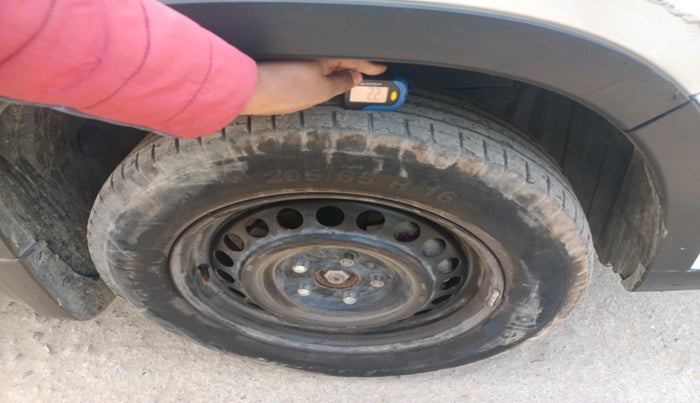 2019 Maruti Vitara Brezza VDI, Diesel, Manual, 67,471 km, tyre