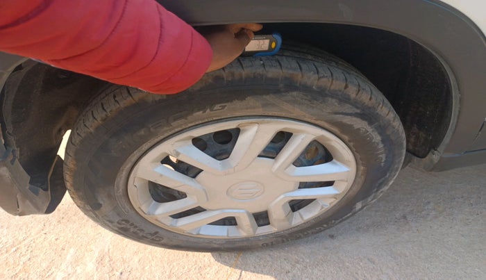 2019 Maruti Vitara Brezza VDI, Diesel, Manual, 67,471 km, tyre