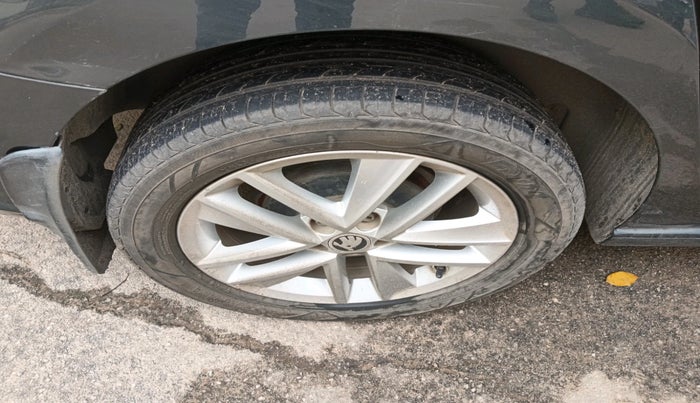 2017 Skoda Rapid STYLE 1.5 TDI AT, Diesel, Automatic, 1,09,166 km, tyre