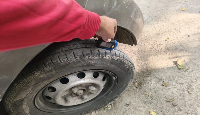 2013 Hyundai Eon MAGNA +, Petrol, Manual, 75,376 km, tyre