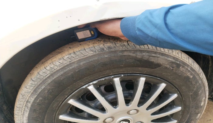 2016 Maruti Swift Dzire VDI, Diesel, Manual, 1,01,377 km, tyre