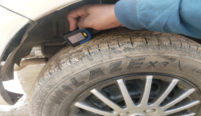 2016 Maruti Swift Dzire VDI, Diesel, Manual, 1,01,377 km, tyre