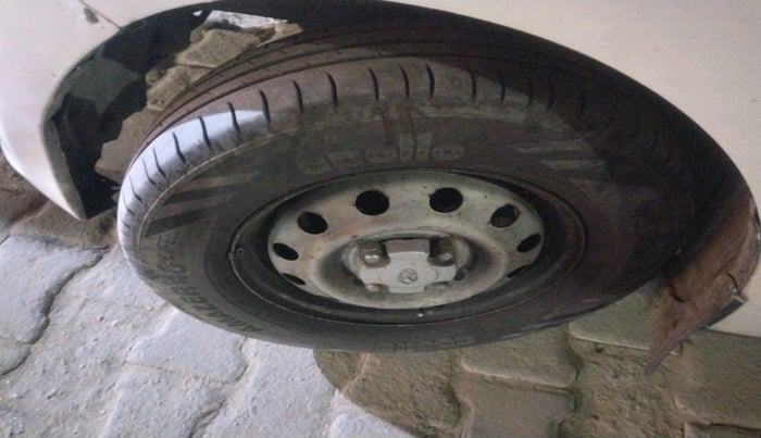 2012 Hyundai i10 ERA 1.1, Petrol, Manual, 1,38,672 km, tyre