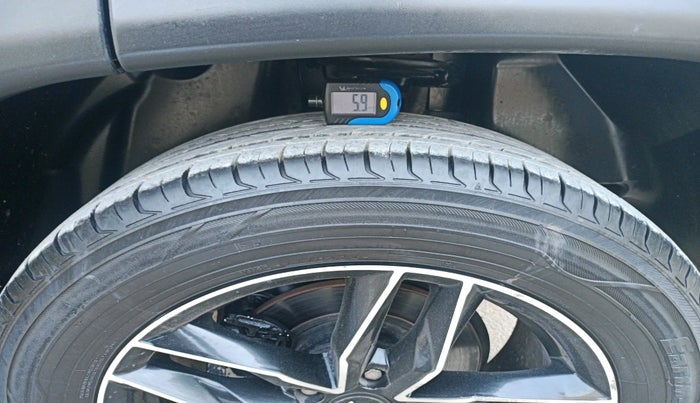 2018 Jeep Compass SPORT 1.4 PETROL, Petrol, Manual, 1,34,997 km, tyre