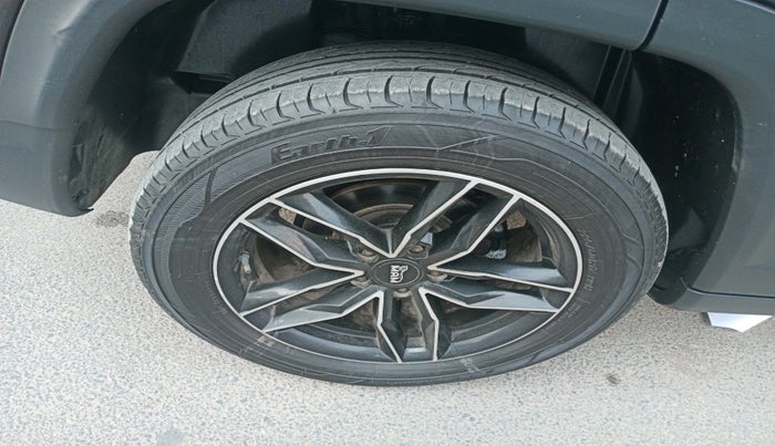 2018 Jeep Compass SPORT 1.4 PETROL, Petrol, Manual, 1,34,997 km, tyre