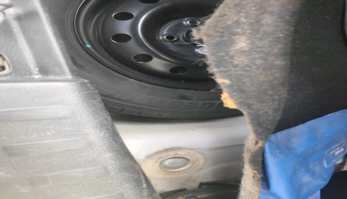 2015 Maruti Swift VDI, Diesel, Manual, 94,149 km, tyre