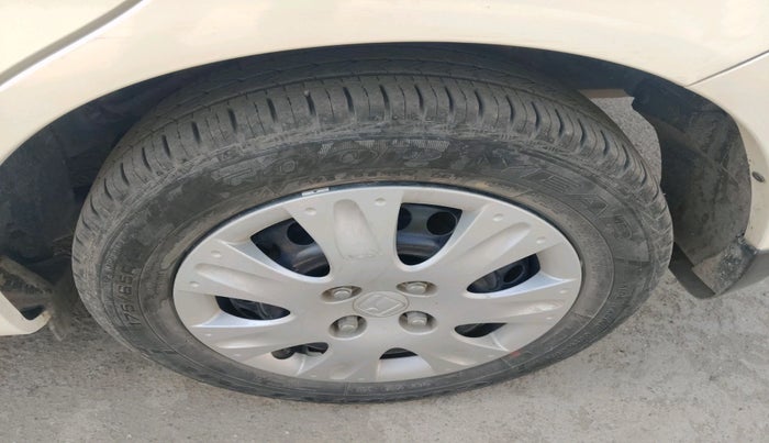 2016 Honda Amaze 1.2L I-VTEC S, Petrol, Manual, 34,416 km, tyre