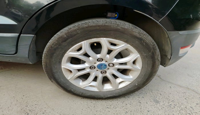 2016 Ford Ecosport TITANIUM+ 1.5L DIESEL, Diesel, Manual, 1,23,971 km, tyre