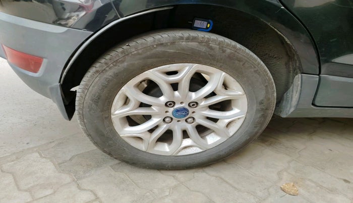 2016 Ford Ecosport TITANIUM+ 1.5L DIESEL, Diesel, Manual, 1,23,971 km, tyre