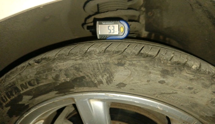 2013 Volkswagen Vento HIGHLINE 1.6 MPI, Petrol, Manual, 79,378 km, tyre