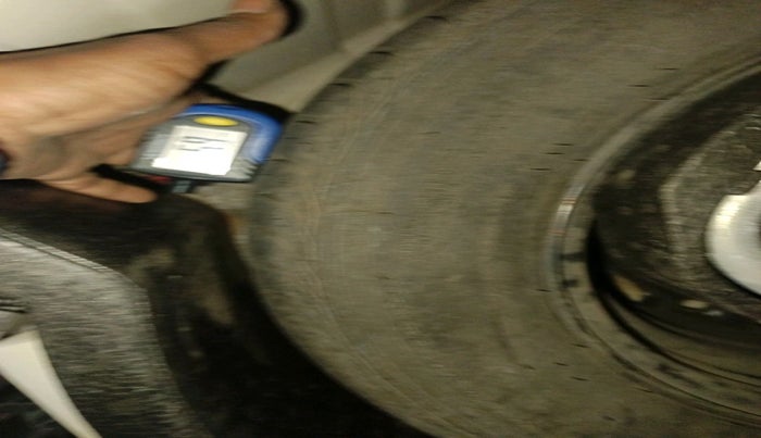 2013 Volkswagen Vento HIGHLINE 1.6 MPI, Petrol, Manual, 79,378 km, tyre