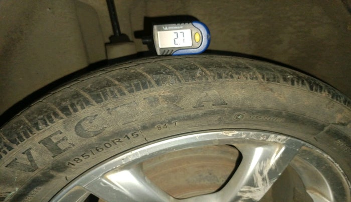 2013 Volkswagen Vento HIGHLINE 1.6 MPI, Petrol, Manual, 79,378 km, tyre