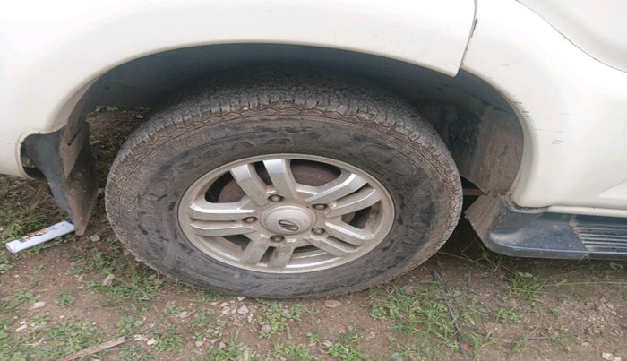 2014 Mahindra Scorpio VLX 2WD AIRBAG, Diesel, Manual, 71,851 km, tyre