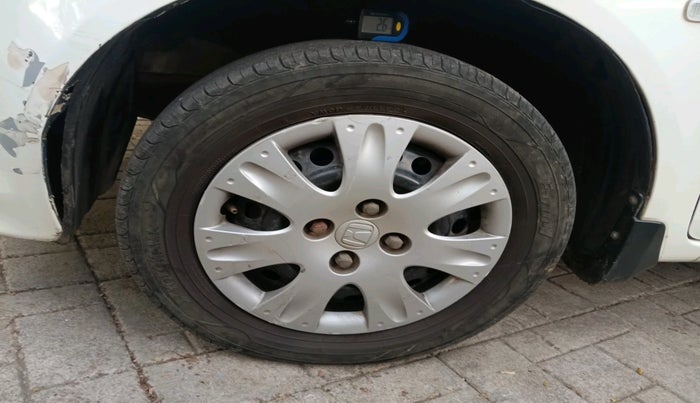 2014 Honda Amaze 1.2L I-VTEC SX, Petrol, Manual, 1,09,605 km, tyre