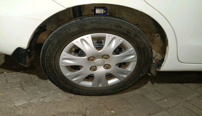 2014 Honda Amaze 1.2L I-VTEC SX, Petrol, Manual, 1,09,605 km, tyre