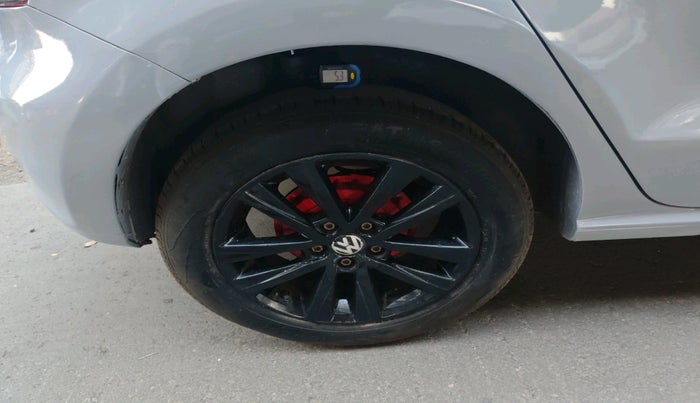 2013 Volkswagen Polo COMFORTLINE 1.2L PETROL, Petrol, Manual, 1,03,000 km, tyre