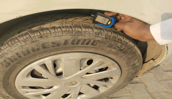 2010 Maruti Swift LXI, Petrol, Manual, 1,24,375 km, tyre