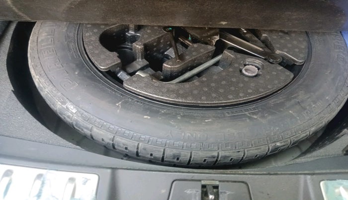 2020 Landrover Range Rover Evoque SE SI4, Petrol, Automatic, 30,833 km, tyre