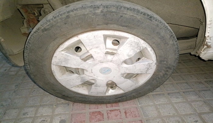 2010 Maruti Wagon R 1.0 LXI CNG, Petrol, Manual, 71,386 km, tyre