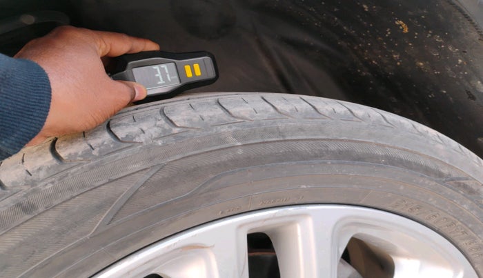 2017 Jeep Compass LIMITED 2.0 DIESEL, Diesel, Manual, 1,35,642 km, tyre