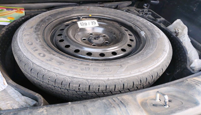 2018 Jeep Compass LIMITED 2.0 DIESEL, Diesel, Manual, 1,36,735 km, tyre