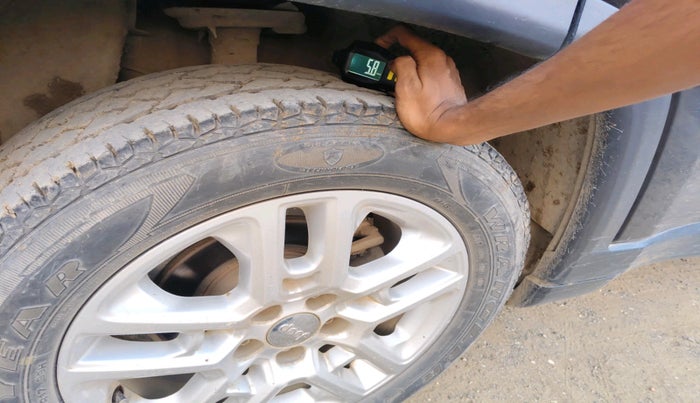 2018 Jeep Compass LIMITED 2.0 DIESEL, Diesel, Manual, 1,36,735 km, tyre