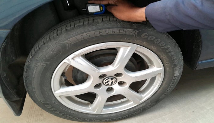 2013 Volkswagen Vento HIGHLINE DIESEL 1.6, Diesel, Manual, 82,749 km, tyre