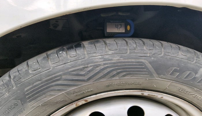 2014 Hyundai i10 MAGNA 1.1, Petrol, Manual, 50,822 km, tyre