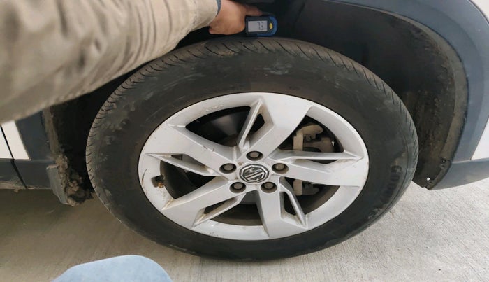 2021 MG HECTOR SHINE 1.5 PETROL TURBO MT, Petrol, Manual, 77,496 km, tyre