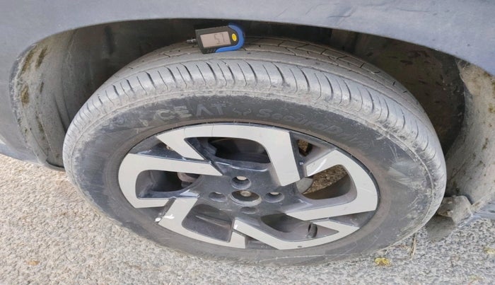 2022 Nissan MAGNITE XV MT, Petrol, Manual, 7,682 km, tyre