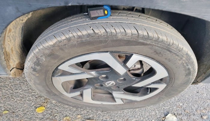 2022 Nissan MAGNITE XV MT, Petrol, Manual, 7,682 km, tyre