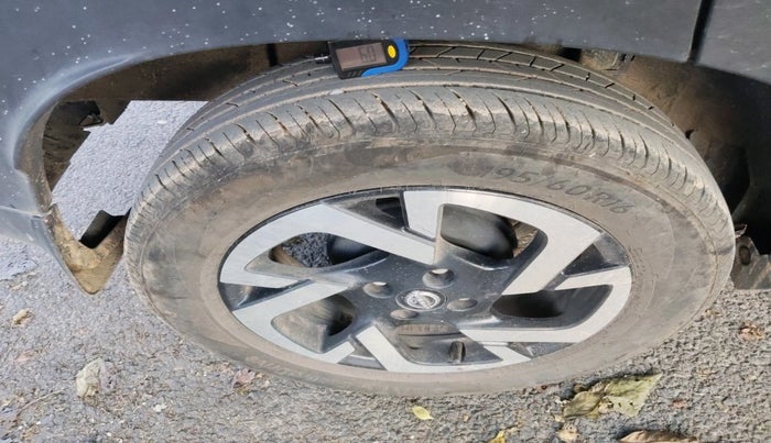 2022 Nissan MAGNITE XV MT, Petrol, Manual, 7,682 km, tyre