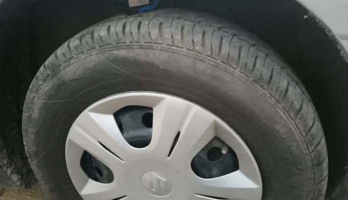 2013 Maruti Swift VDI, Diesel, Manual, 1,33,373 km, tyre