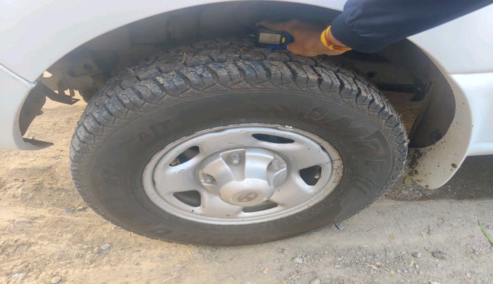 2014 Tata Safari 4X2 EX DICOR 2.2 VTT, Diesel, Manual, 1,35,087 km, tyre