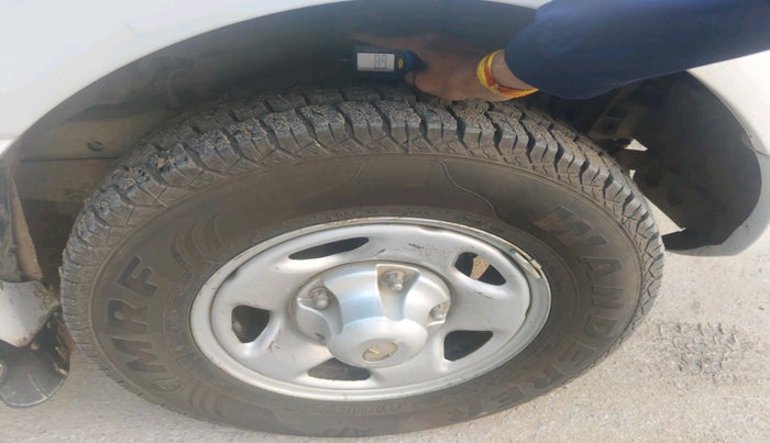 2014 Tata Safari 4X2 EX DICOR 2.2 VTT, Diesel, Manual, 1,35,087 km, tyre