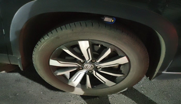 2020 MG HECTOR PLUS SHARP 1.5 PETROL TURBO DCT 6-STR, Petrol, Automatic, 32,118 km, tyre