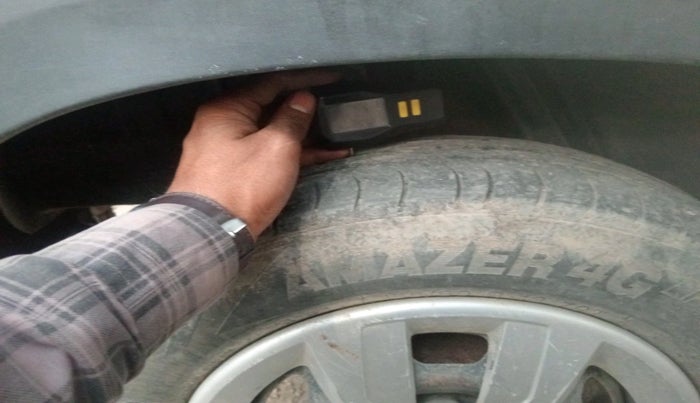 2018 Renault Kwid RXL, Petrol, Manual, 1,32,792 km, tyre