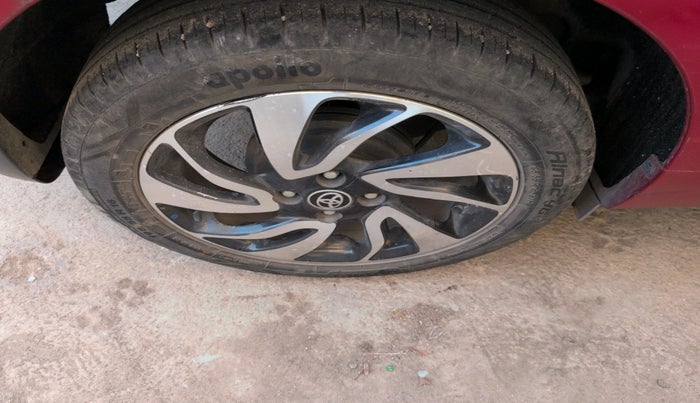 2019 Toyota Glanza V, Petrol, Manual, 40,714 km, tyre