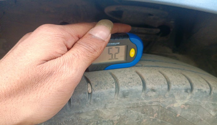 2011 Maruti Wagon R 1.0 LXI, Petrol, Manual, 57,800 km, tyre