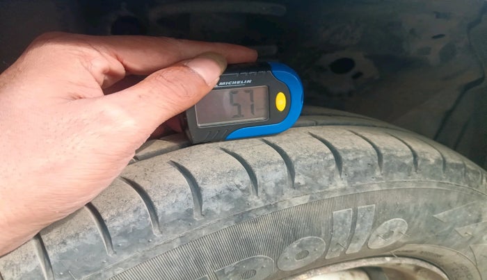 2011 Maruti Wagon R 1.0 LXI, Petrol, Manual, 57,800 km, tyre