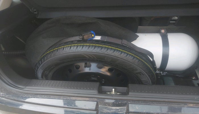 2024 Maruti FRONX SIGMA CNG 1.2 MT, Petrol, Manual, 7,925 km, tyre