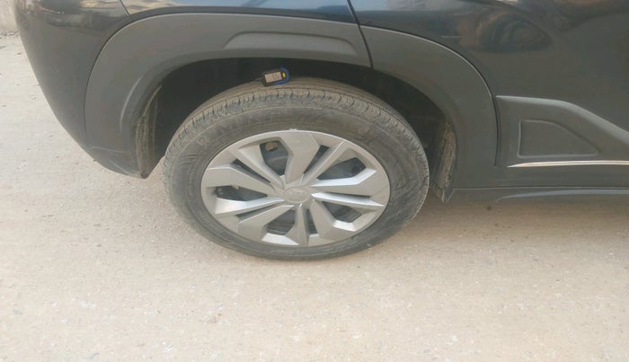 2024 Maruti FRONX SIGMA CNG 1.2 MT, Petrol, Manual, 7,925 km, tyre