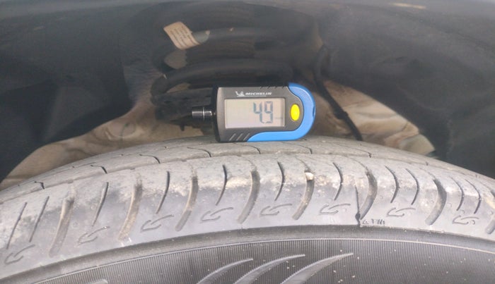 2023 Mahindra XUV300 W4 1.2 PETROL, Petrol, Manual, 12,595 km, tyre