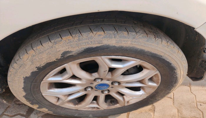 2015 Ford Ecosport TITANIUM 1.5L DIESEL, Diesel, Manual, 99,951 km, tyre