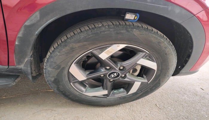 2022 Hyundai VENUE SX 1.5 (O) EXECUTIVE CRDI, Diesel, Manual, 40,755 km, tyre