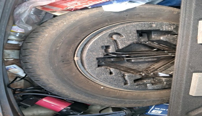 2018 Hyundai Creta E PLUS 1.4 DIESEL, Diesel, Manual, 1,07,536 km, tyre