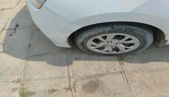 2017 Hyundai Grand i10 SPORTZ (O) 1.2 KAPPA VTVT, Petrol, Manual, 35,592 km, tyre