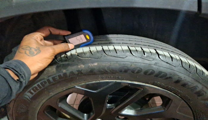 2023 Maruti FRONX DELTA PLUS 1.2L AGS, Petrol, Automatic, 8,899 km, tyre